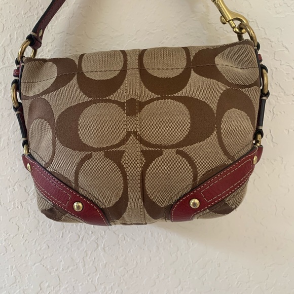 COACH MINI HANDBAG.USED COUPLE TIMES. - Picture 5 of 16